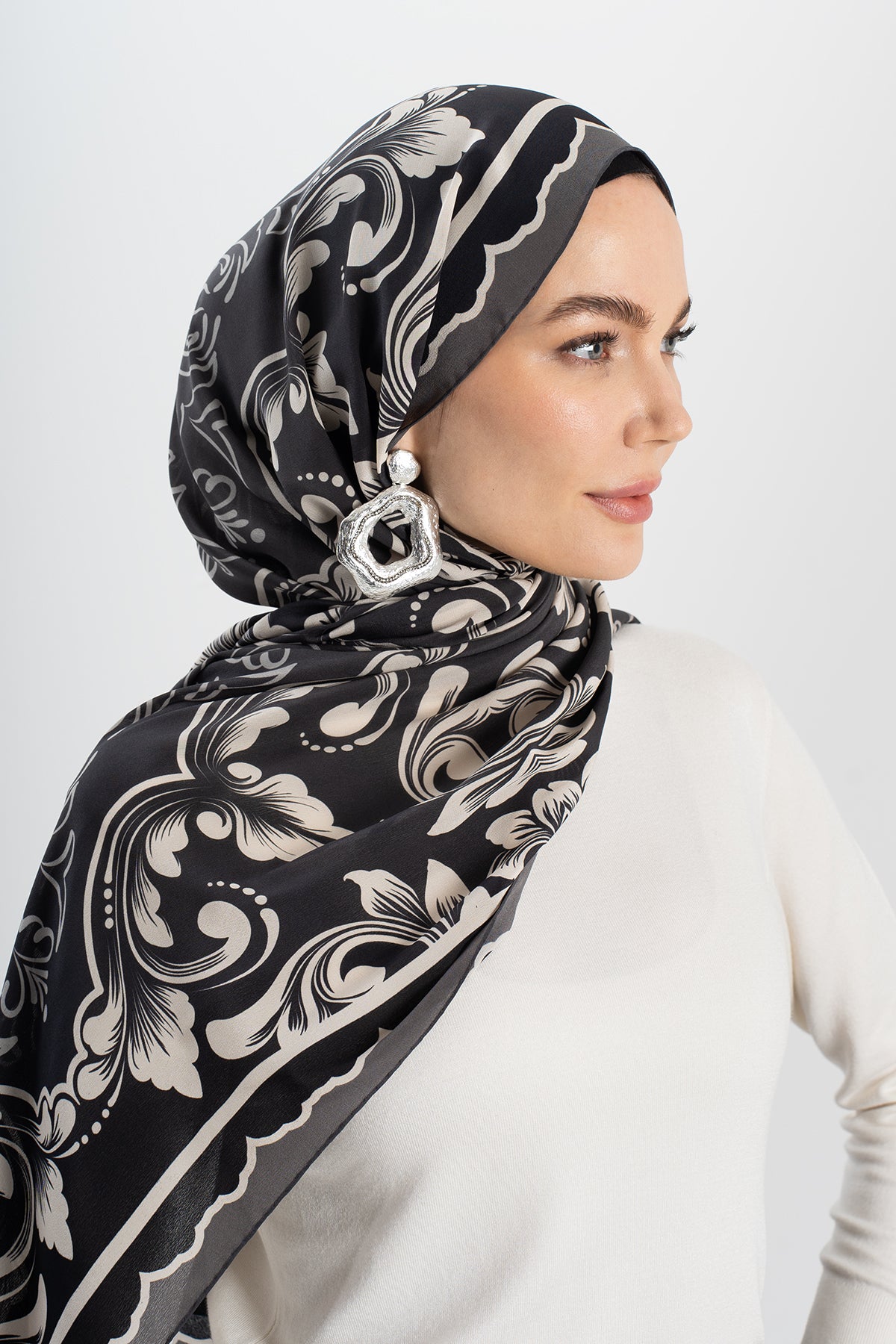 Siyah Barok Web Shell Krep İpek Şal 73×193