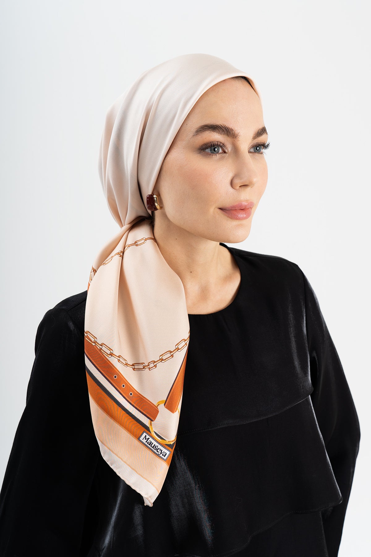 Zincir Kemer Karamel Twill İpek Eşarp 90×90