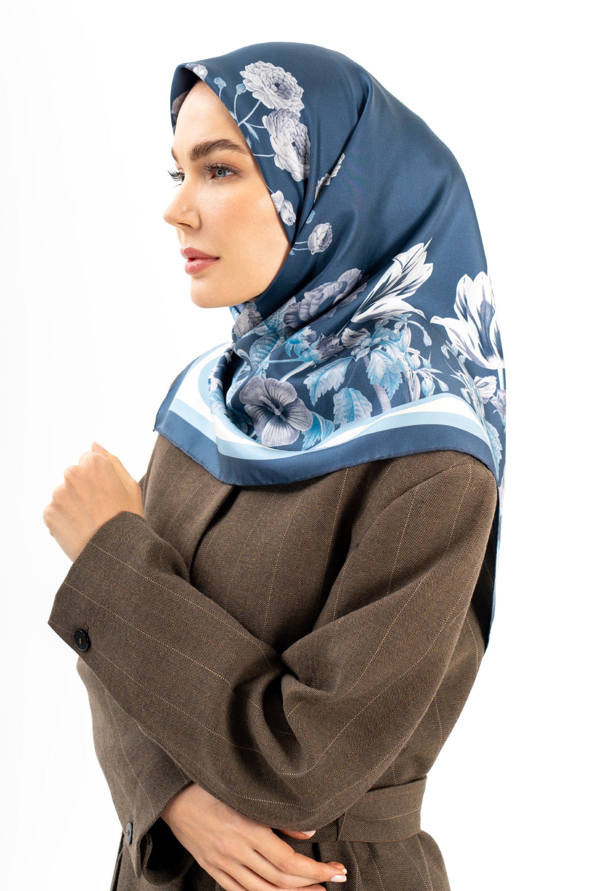 Mavi Bahçe Çiçek Twill İpek Eşarp 90×90