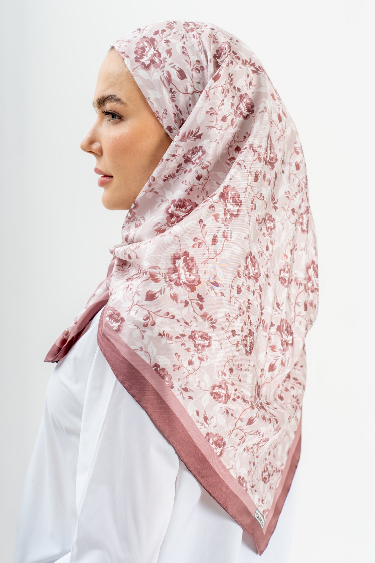 Şafak Pudra Çiçek Twill İpek Eşarp 90×90